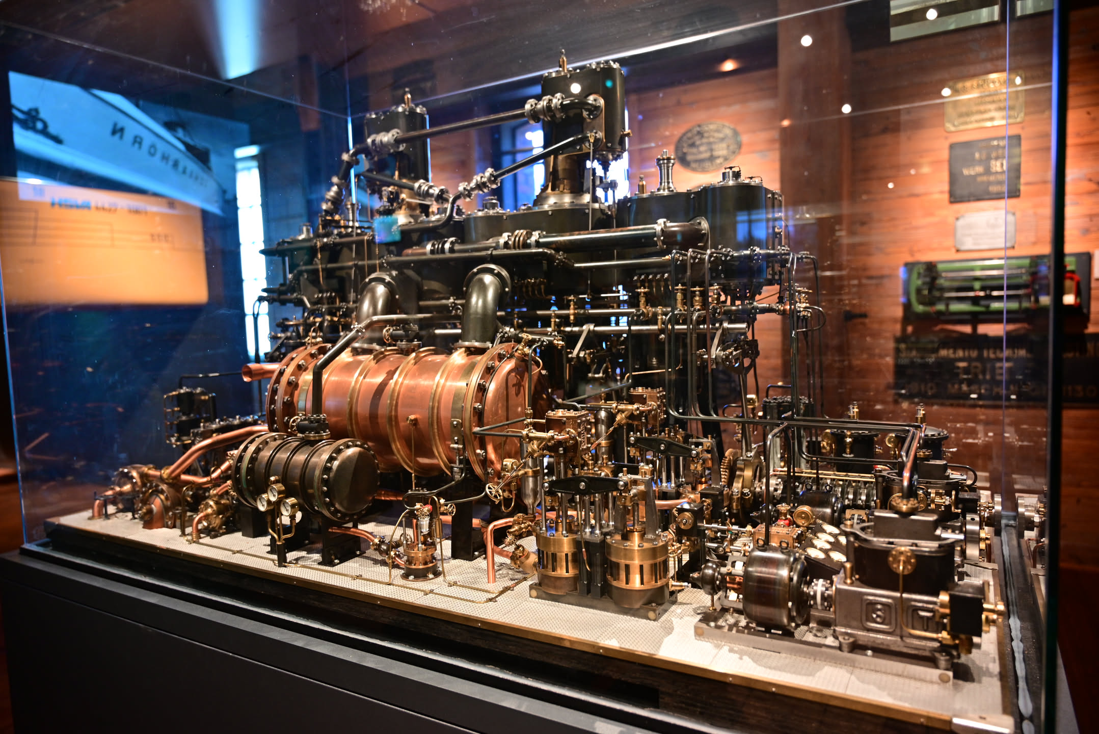 工業或許就是我們這些工程學生的浪漫吧？雖然我也不懂，但仍然十分著迷