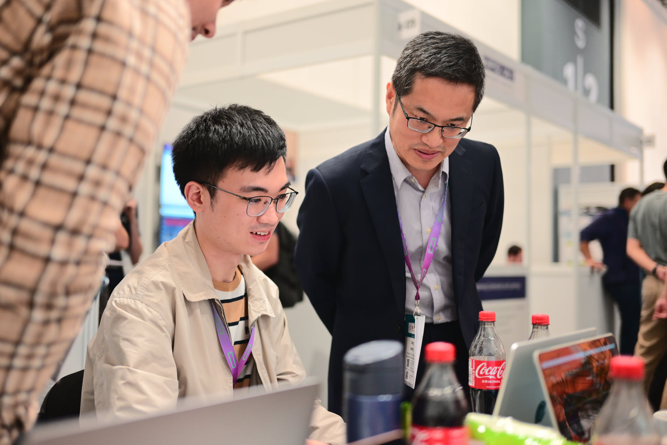 好像是來自華為的關心？他們都會送很多贈品嘗試招人