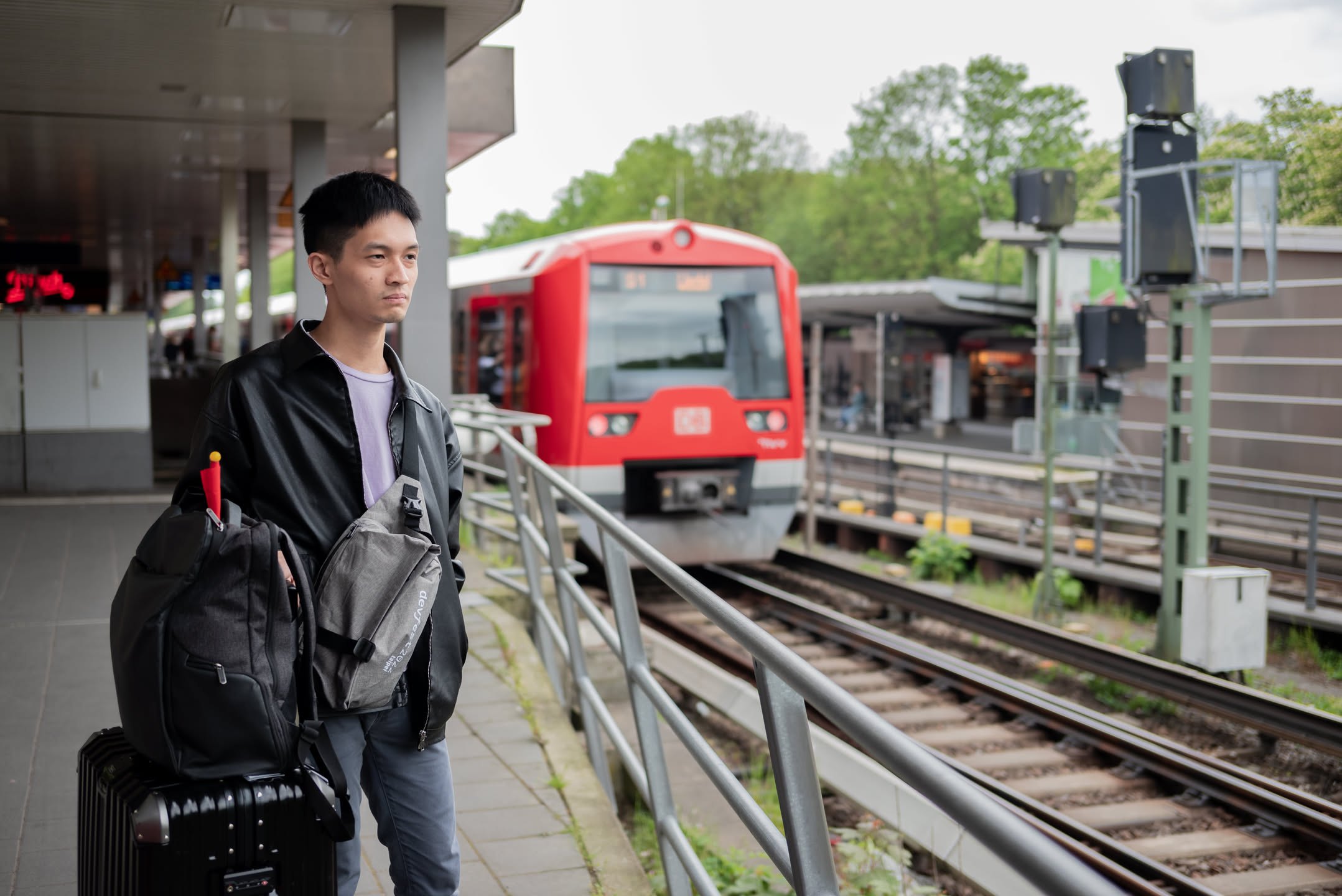 終於要從機場搭車前往 Hotel，全憑意志力支撐
